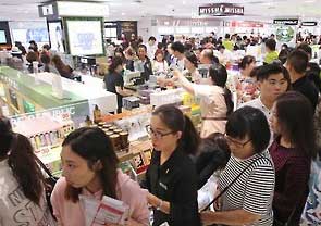 日本J会社免税店销售员 日本J会社免税店销售员